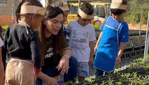 Programa desenvolve diversas ações direcionadas às escolas, com foco em educação ambiental, conscientização, participação ativa dos estudantes e integração com a comunidade